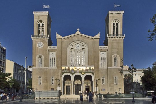 Κλειστές Μητροπόλεως και κάθετοι οδοί για το «Άξιον Εστί»