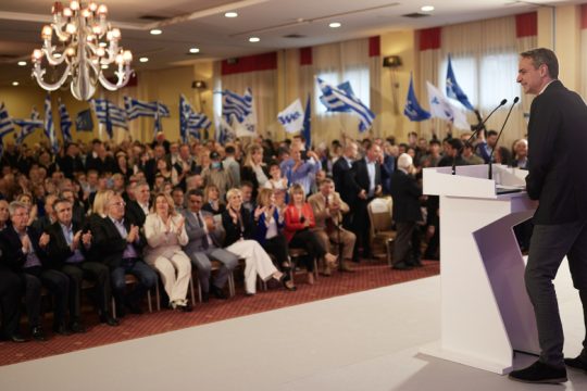 Μητσοτάκης ή… χάος