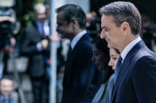 Παλιές καραβάνες, μαέστροι στη χειραγώγηση