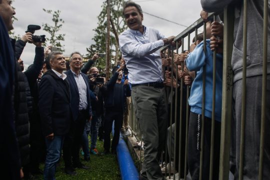 Προσπαθεί να αφήσει πίσω το στραπάτσο του debate 