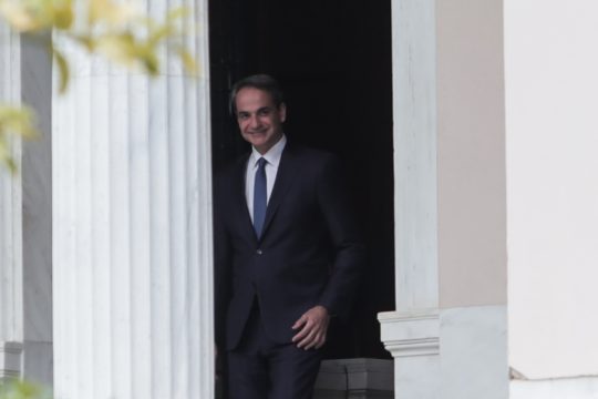 Επέστρεψε τη διερευνητική εντολή και «φουλάρει» για τις 25 Ιουνίου