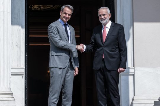 Ορκίστηκε υπηρεσιακός πρωθυπουργός ο Ιωάννης Σαρμάς