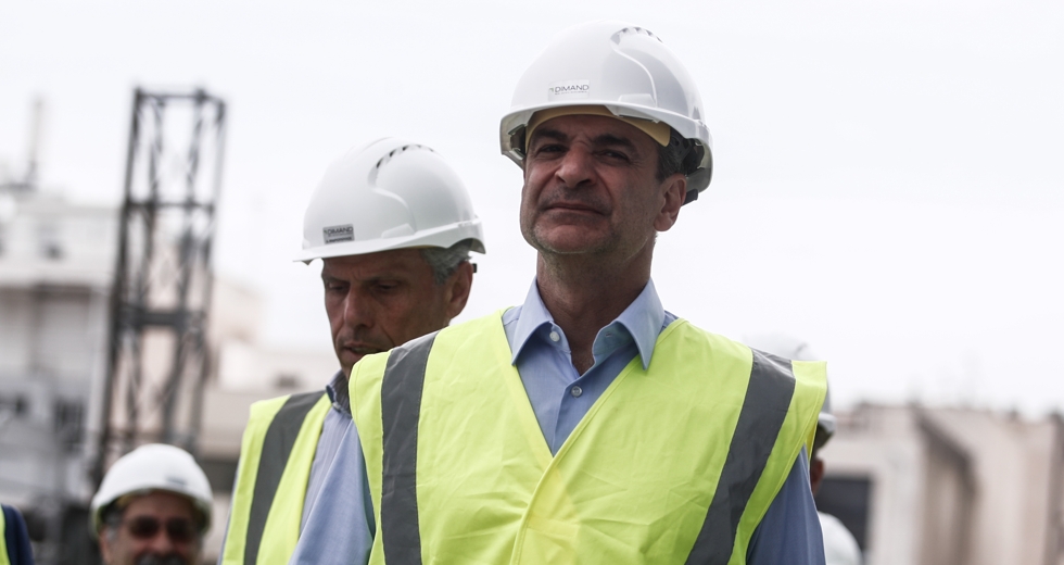 Ο Μητσοτάκης κάνει βόλτα… και πλάκα στους Θεσσαλονικείς