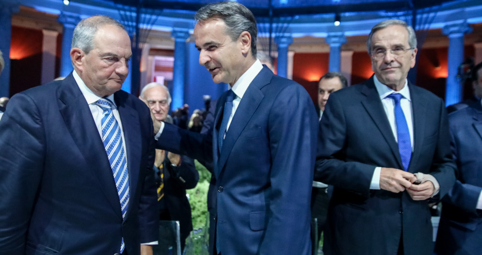 Πυρά Καραμανλή σε Μητσοτάκη μέσω Ευρώπης και… στην άκρη ο Σαμαράς