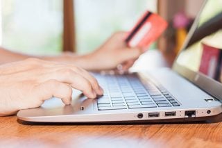 Online σούπερ μάρκετ: Λιγότερες οι παραγγελίες, περισσότερα τα προϊόντα στο καλάθι