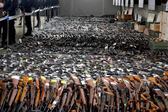 Παράδοση όπλων έναντι αμνηστίας για τους πολίτες στη Σερβία
