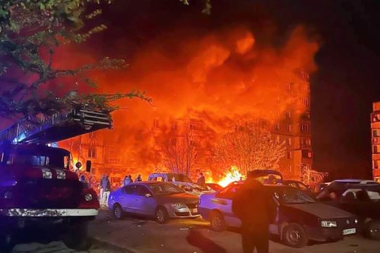 Μπαράζ ρωσικών επιδρομών στην Ουκρανία, πέντε τραυματίες στο Κίεβο