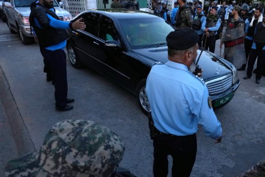 Ελεύθερος με προσωρινή ασυλία ο Ιμράν Χαν