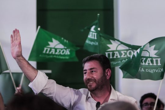 Τα καθρεφτάκια του ΠΑΣΟΚ