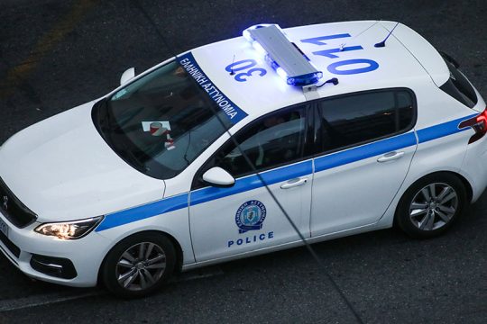 Συνελήφθη η 71χρονη που τραυμάτισε τον γιο της – Tον πέρασα για τον άντρα μου, είπε