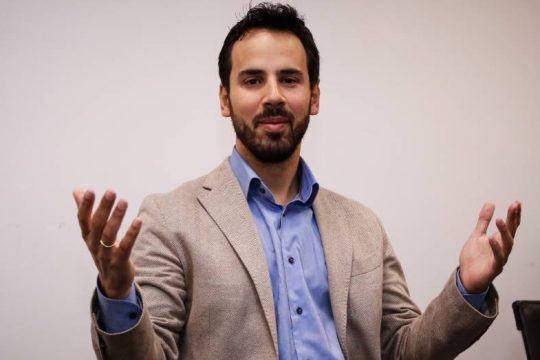 Μαζεύει τη «λάσπη»… πολύ κατόπιν εορτής