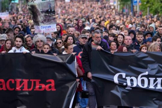 Νέα ογκώδης αντικυβερνητική διαδήλωση στη Σερβία μετά τις επιθέσεις