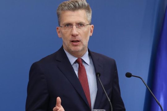 Ξεκάθαρος στόχος της κυβέρνησης οι ψηφοφόροι του ΠΑΣΟΚ