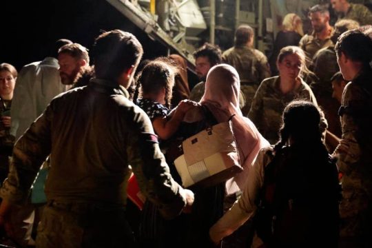 Εμφύλιος χωρίς τέλος στο Σουδάν – Μαζική απόδραση από τη χώρα