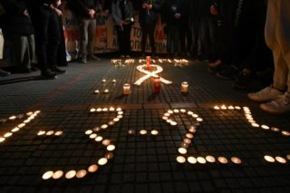 Απλήρωτοι οι ιδιοκτήτες γραφείων κηδειών από το κράτος για τις κηδείες των θυμάτων στα Τέμπη 