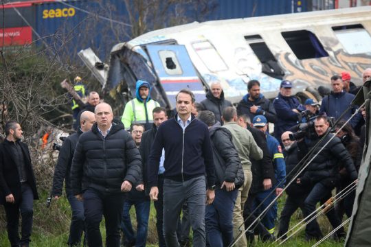 Οι συγγενείς των θυμάτων κατέθεσαν μηνύσεις κατά παντός υπευθύνου με πρώτο στη λίστα τον Κυρ. Μητσοτάκη