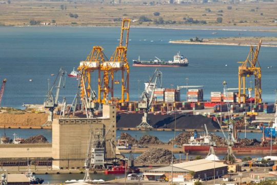 Στο νοσοκομείο χειριστής μηχανήματος μεταφοράς εμπορευματοκιβωτίων στο λιμάνι Θεσσαλονίκης