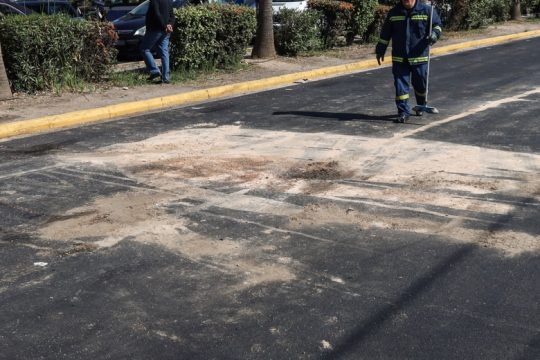 Νεκρός οδηγός μηχανής που προσέκρουσε σε έξι οχήματα στην Παραλιακή