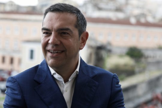Από το «Καλύτερα παπάκι…» στο «Καλύτερα σφηνάκι παρά τον Μητσοτάκη»