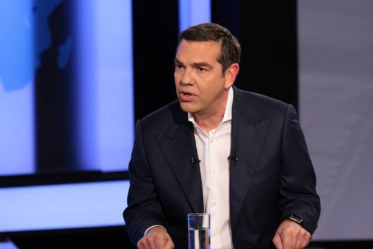 Ξεκαθαρίζει ο Τσίπρας: Καμία αύξηση εισφορών σε ελεύθερους επαγγελματίες