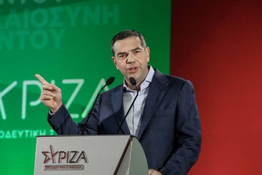 Σφυροκόπημα σε Μητσοτάκη, «καρφί» και σε Ανδρουλάκη για τις υποκλοπές