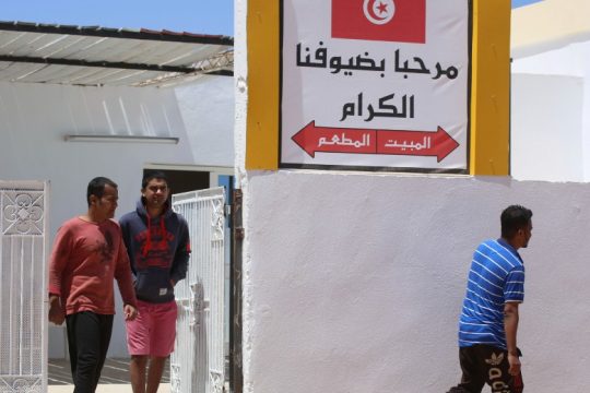 Εννέα μετανάστες βρέθηκαν νεκροί λόγω κρύου, δίψας και κόπωσης στην Τυνησία