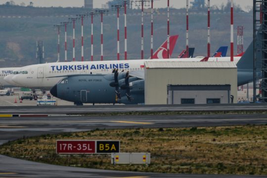 Έχασαν την πτήση τους στην Κωνσταντινούπολη λόγω μειωμένου προσωπικού