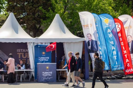 Σταυρόλεξο για δυνατούς λύτες η εκλογική μάχη στην Τουρκία