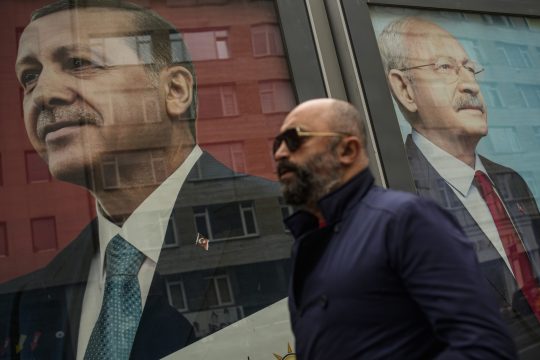O «ρυθμιστής» της αναμέτρησης Ερντογάν-Κιλιτσντάρογλου και τα «παζάρια» πριν τις κάλπες