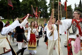 Νυφιάτικα ριζίτικα τραγούδια. Η φαντασία πετά στους ουρανούς
