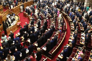 Ορκίστηκε η Βουλή της μίας ημέρας
