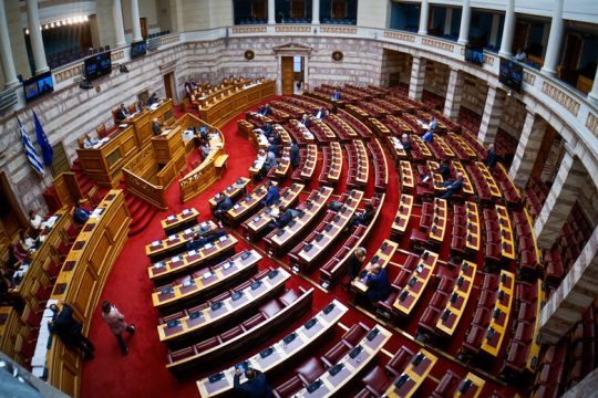 Η τελευταία στροφή πριν από τις εκλογές και τα μεγάλα ερωτήματα της κάλπης