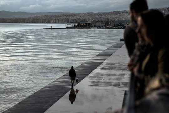 Άστατος καιρός με βροχές και καταιγίδες κατά περιόδους