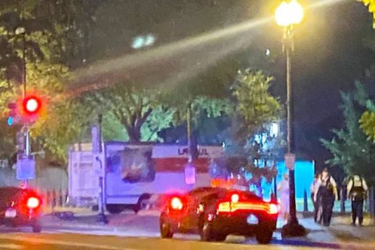 Βαρύ κατηγορητήριο στον οδηγό του φορτηγού που έπεσε σε μπάρες του Λευκού Οίκου