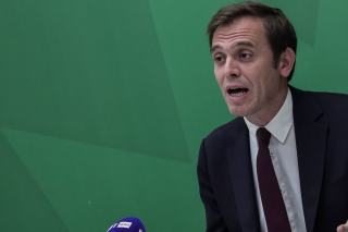 Απόσυρση της υποψηφιότητας Μάντζου ζήτησε ο Τσίπρας