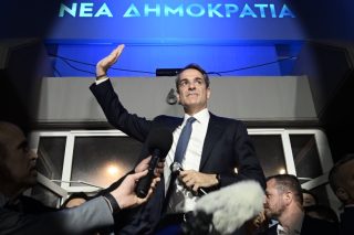 Ο Κ. Μητσοτάκης, η οδύνη του και τα… πρωτοσέλιδα του 