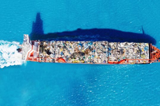 «Χρυσές» συμπράξεις με ιδιώτες για τα σκουπίδια