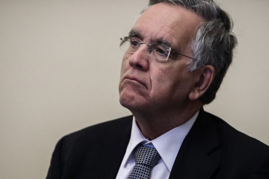 Βουνά από δικαστικές έρευνες