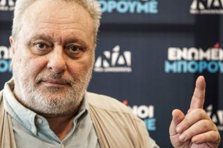 Αθλιότητες Ψαριανού με τις πλάτες Μητσοτάκη