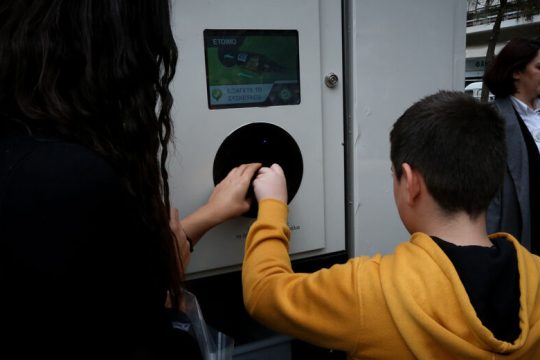 Πλήρης επιβεβαίωση της «Εφ.Συν.» για τα σπιτάκια ανακύκλωσης