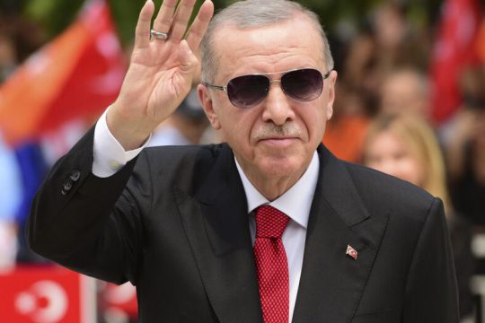 Τεράστια αύξηση επιτοκίων από την Κεντρική Τράπεζα της Τουρκίας ίσως σηματοδοτεί αλλαγή πορείας