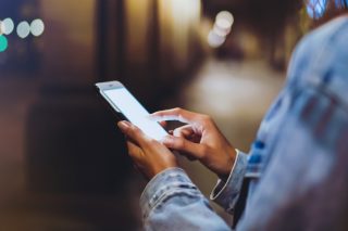 Τα smartphones στην υπηρεσία των κακοποιητών