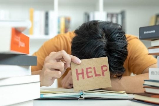 Στο νοσοκομείο 17χρονος μετά από ξυλοδαρμό στο Αίγιο
