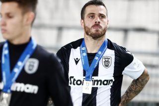 Σορτσάκι ΄ή κοστούμι, το δίλημμα για Βιεϊρίνια