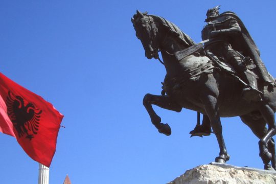Μαζική η μετανάστευση των Αλβανών το 2022