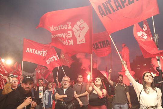 Αντιπολίτευση μπορεί να γίνει μόνο «εκτός του πλαισίου»