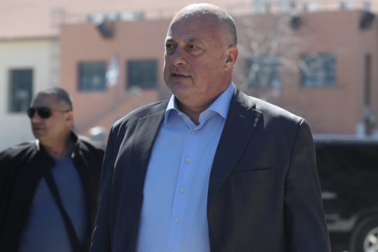 Μήνυση σε βάρος του Μπέου για απάτη κατά Δημοσίου, απιστία και παράβαση καθήκοντος