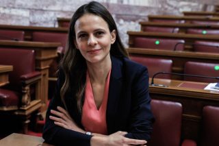 «Είναι χρέος μας να επανασυστηθούμε στον κόσμο»