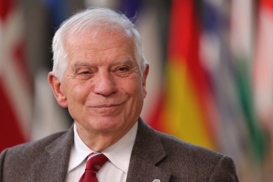 Στους διακινητές τα ρίχνει ο Μπορέλ με αφορμή το ναυάγιο στην Πύλο