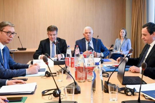 Επαφές στις Βρυξέλλες με Μπορέλ για αποκλιμάκωση στο Κόσοβο